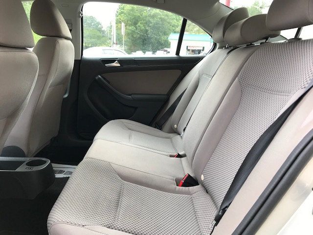 2011 Volkswagen Jetta Sedan 4dr Automatic - 18146937 - 11