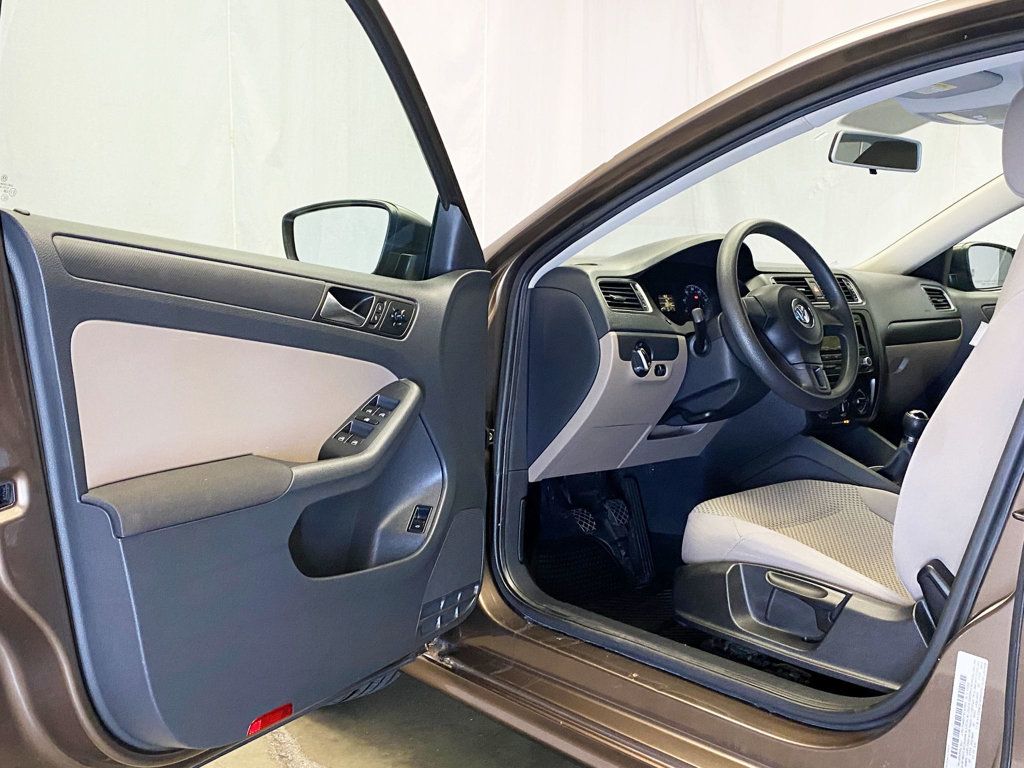 2011 Volkswagen Jetta Sedan 4dr Automatic S - 22910567 - 13