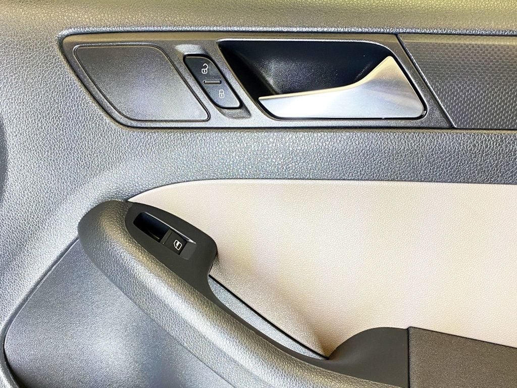 2011 Volkswagen Jetta Sedan 4dr Automatic S - 22910567 - 32