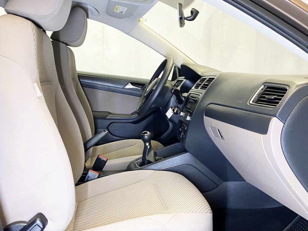 2011 Volkswagen Jetta Sedan 4dr Automatic S - 22910567 - 33
