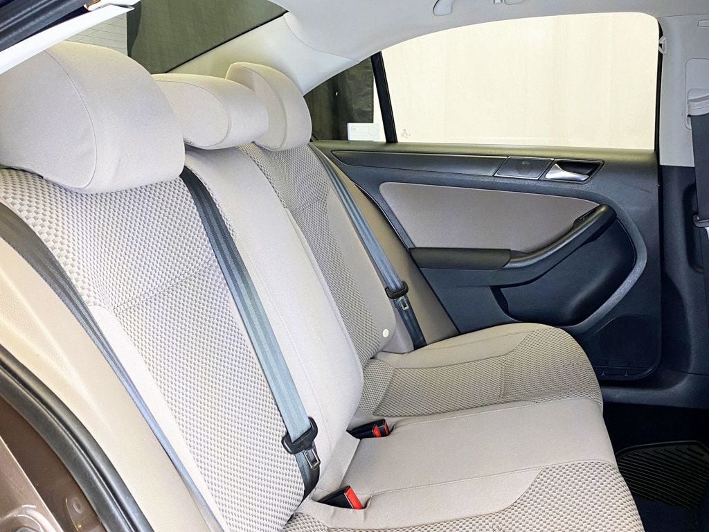 2011 Volkswagen Jetta Sedan 4dr Automatic S - 22910567 - 39