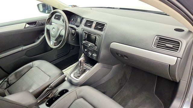 2011 Volkswagen Jetta Sedan 4dr Automatic SEL w/Sunroof PZEV - 23010978 - 24