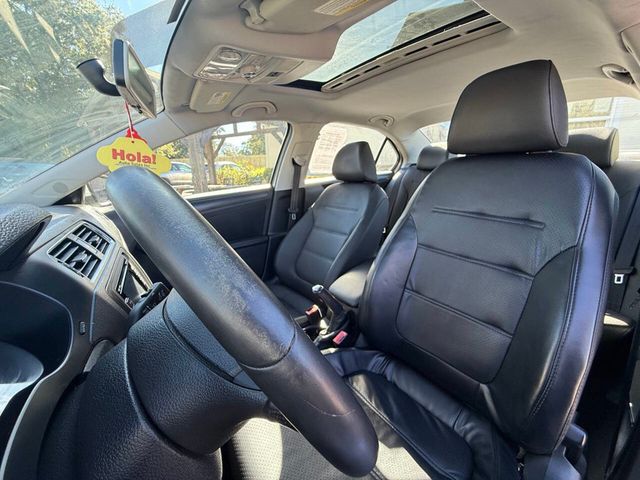 2011 Volkswagen Jetta Sedan SE 4dr Sedan 5M - 22932548 - 10