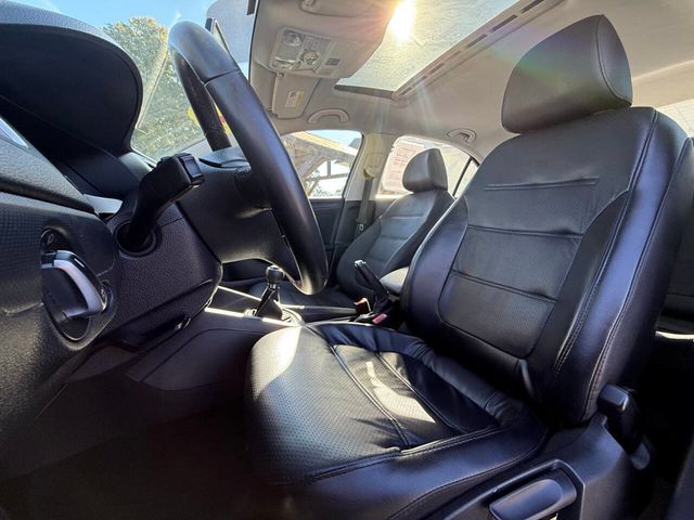 2011 Volkswagen Jetta Sedan SE 4dr Sedan 5M - 22932548 - 11