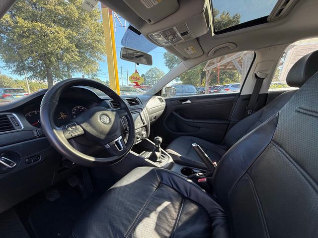 2011 Volkswagen Jetta Sedan SE 4dr Sedan 5M - 22932548 - 13