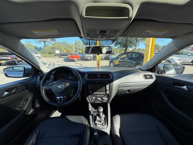 2011 Volkswagen Jetta Sedan SE 4dr Sedan 5M - 22932548 - 14