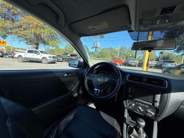2011 Volkswagen Jetta Sedan SE 4dr Sedan 5M - 22932548 - 19