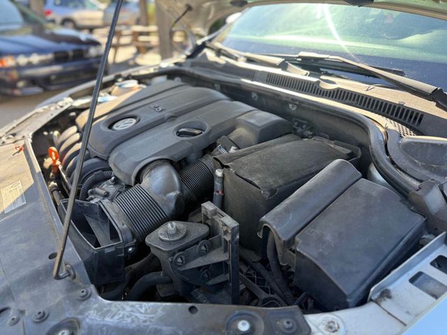 2011 Volkswagen Jetta Sedan SE 4dr Sedan 5M - 22932548 - 23