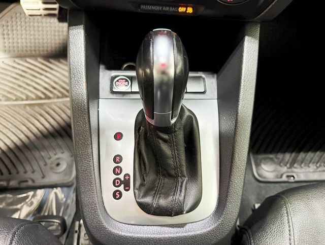 2011 Volkswagen Jetta Sedan SEL - 22909355 - 17