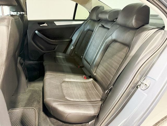 2011 Volkswagen Jetta Sedan SEL - 22909355 - 25