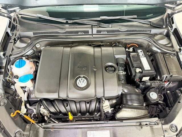 2011 Volkswagen Jetta Sedan SEL - 22909355 - 31