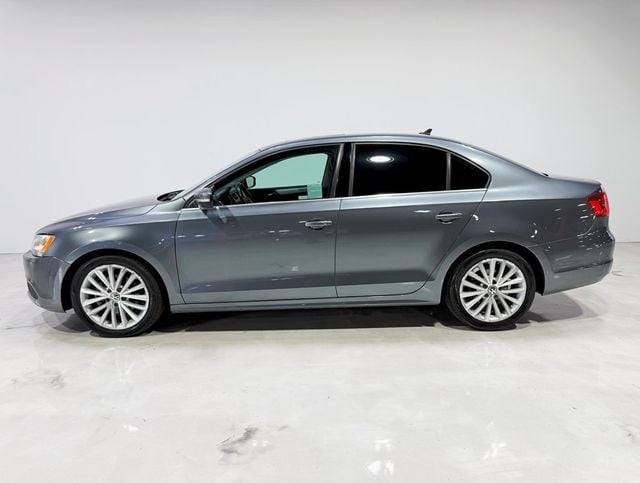 2011 Volkswagen Jetta Sedan SEL - 22909355 - 3