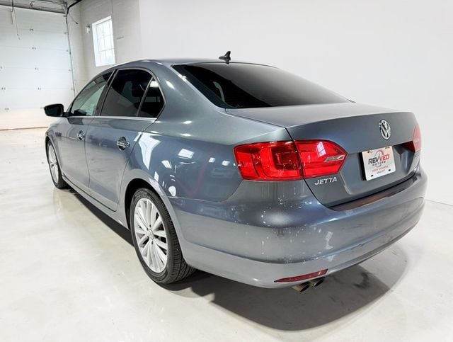 2011 Volkswagen Jetta Sedan SEL - 22909355 - 4