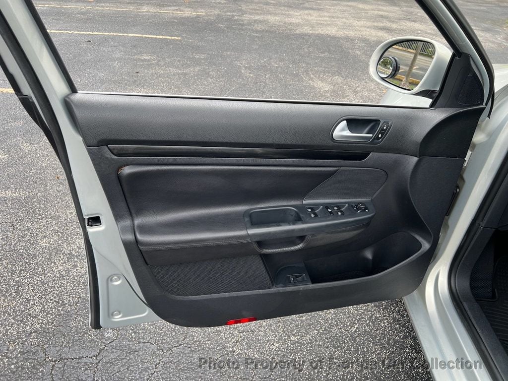 2011 Volkswagen Jetta SportWagen TDI Turbodiesel DSG Premium - 22905735 - 28