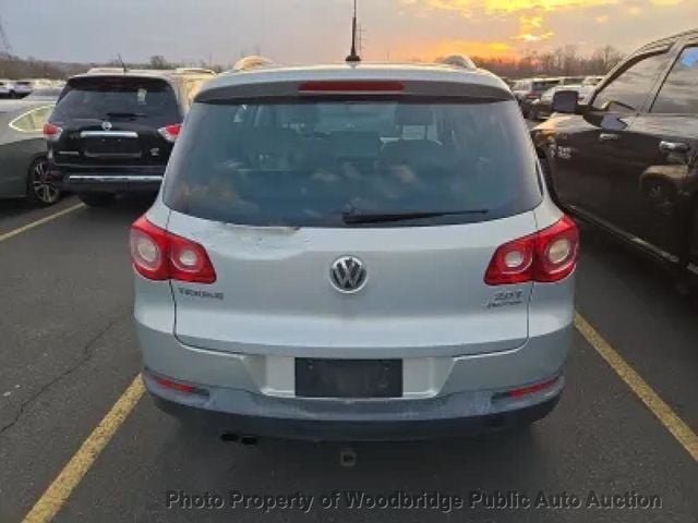 2011 Volkswagen Tiguan 4-Motion - 23011962 - 15