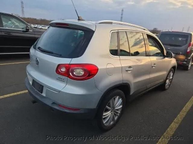 2011 Volkswagen Tiguan 4-Motion - 23011962 - 16
