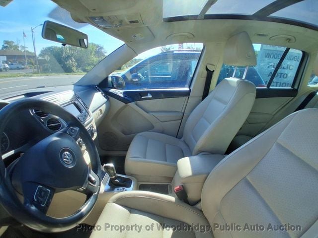 2011 Volkswagen Tiguan 4-Motion - 23011962 - 6