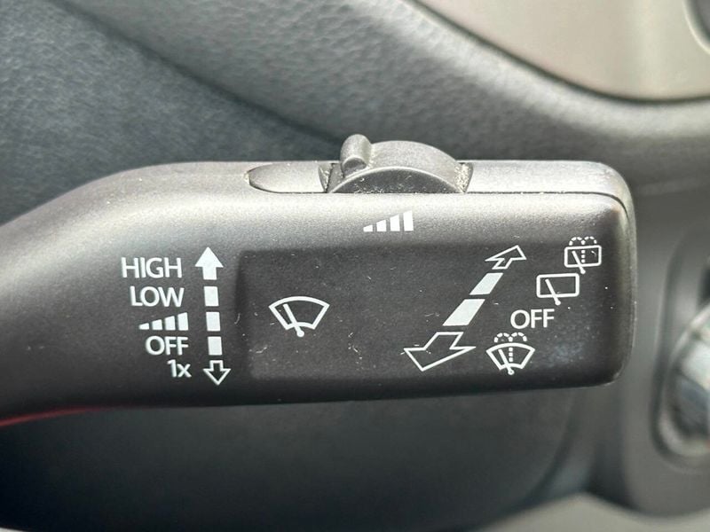2011 Volkswagen Tiguan 4WD 4dr SEL 4Motion - 22910488 - 28