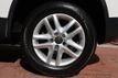 2011 Volkswagen Tiguan S FWD 6-Speed manual - 22364935 - 49