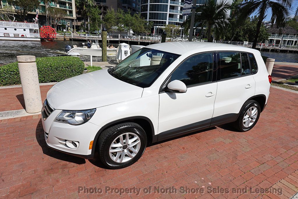 2011 Volkswagen Tiguan S FWD 6-Speed manual - 22364935 - 61