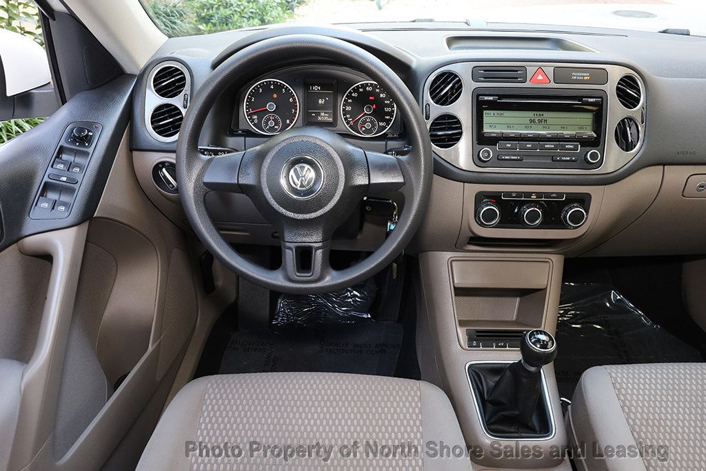 2011 Volkswagen Tiguan S FWD 6-Speed manual - 22364935 - 7