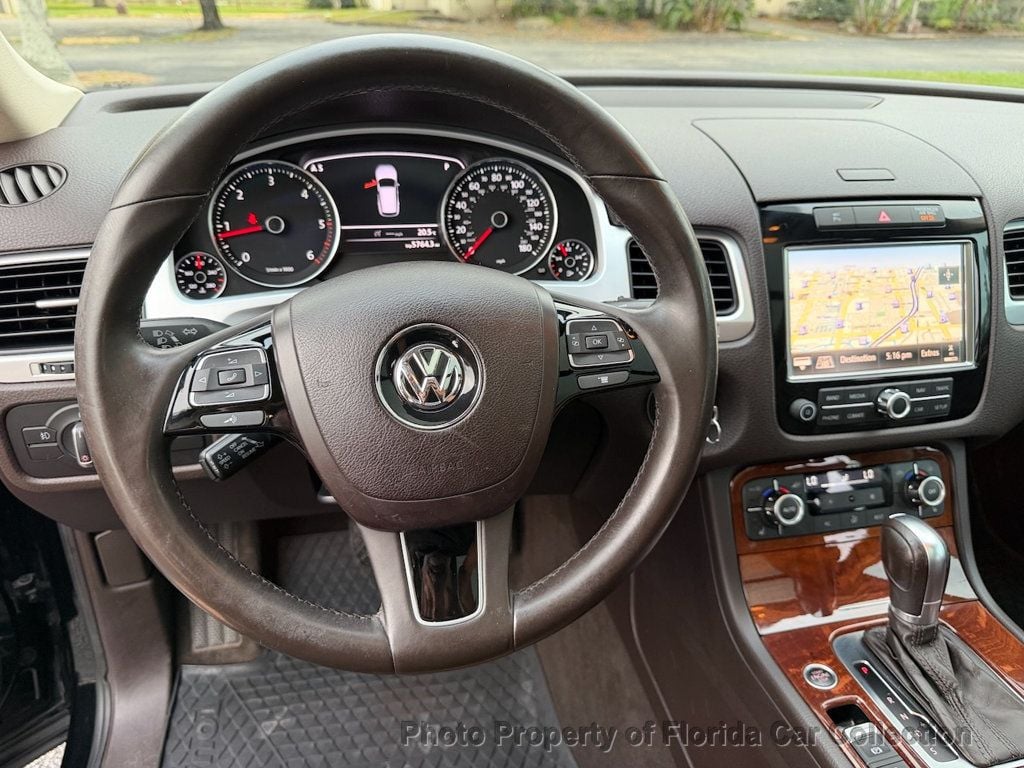 2011 Volkswagen Touareg TDI Exec AWD Turbodiesel - 22976710 - 10