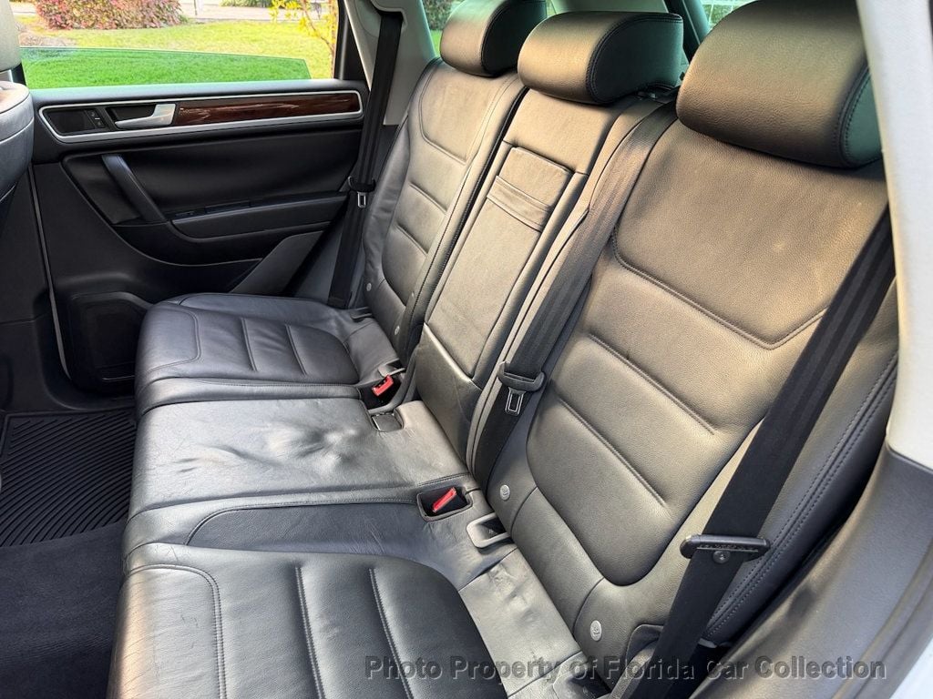 2011 Volkswagen Touareg TDI Lux Turbodiesel 4WD - 22974907 - 9