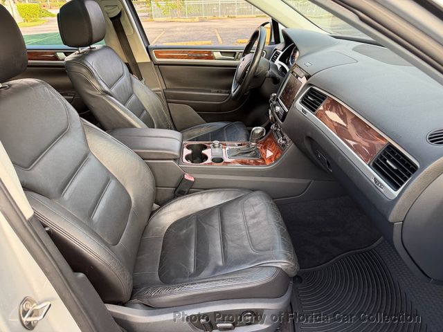 2011 Volkswagen Touareg TDI Lux Turbodiesel 4WD - 22974907 - 36