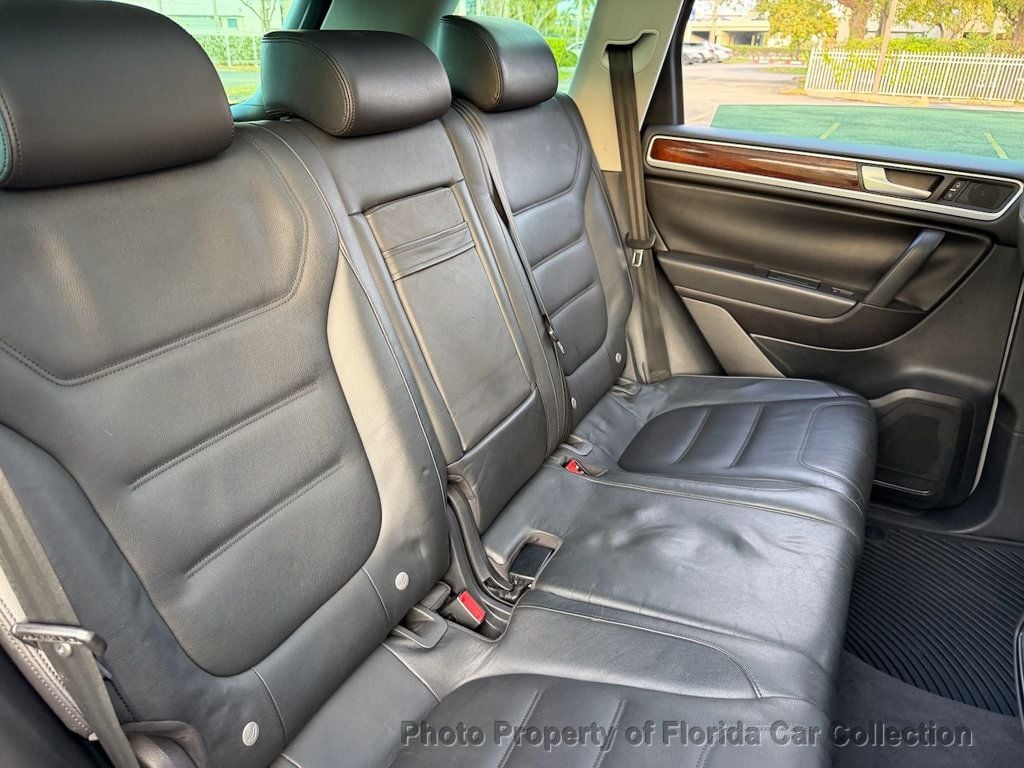 2011 Volkswagen Touareg TDI Lux Turbodiesel 4WD - 22974907 - 43