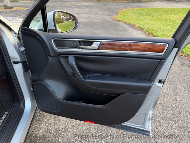 2011 Volkswagen Touareg TDI Lux Turbodiesel 4WD - 22974907 - 75