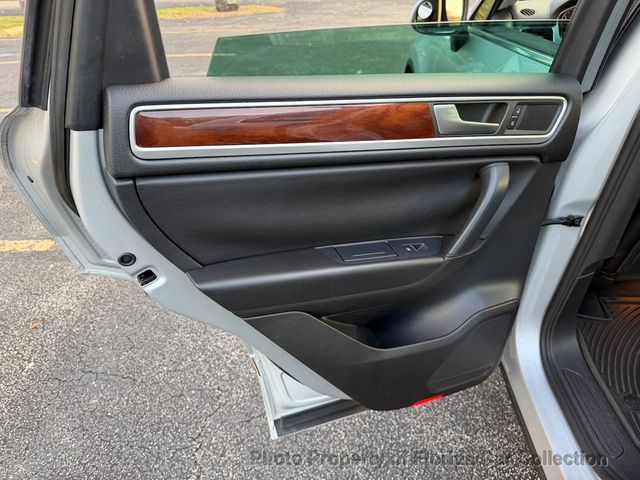 2011 Volkswagen Touareg TDI Lux Turbodiesel 4WD - 22974907 - 76