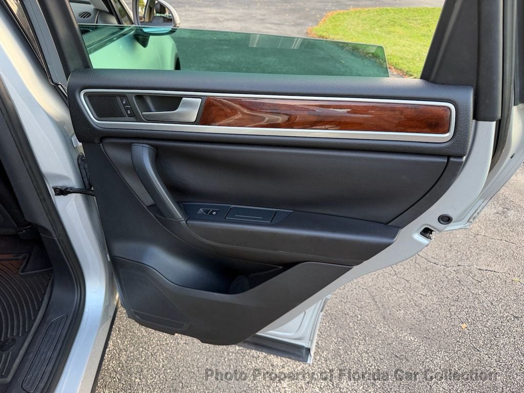 2011 Volkswagen Touareg TDI Lux Turbodiesel 4WD - 22974907 - 77