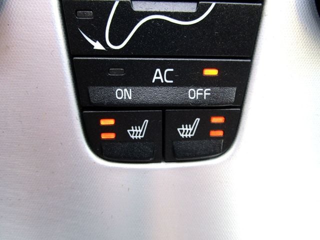 2011 Volvo C70 2dr Convertible Automatic - 22933552 - 21