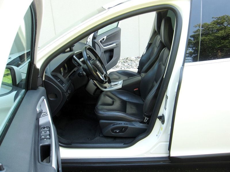 2011 Volvo XC60 T6 - 22450393 - 18