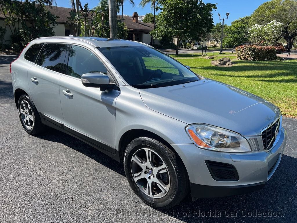 2011 Volvo XC60 T6 AWD 3.0T Moonroof - 22666330 - 1