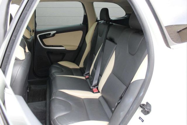 2011 Volvo XC60 T6 AWD 4dr SUV - 22930551 - 13