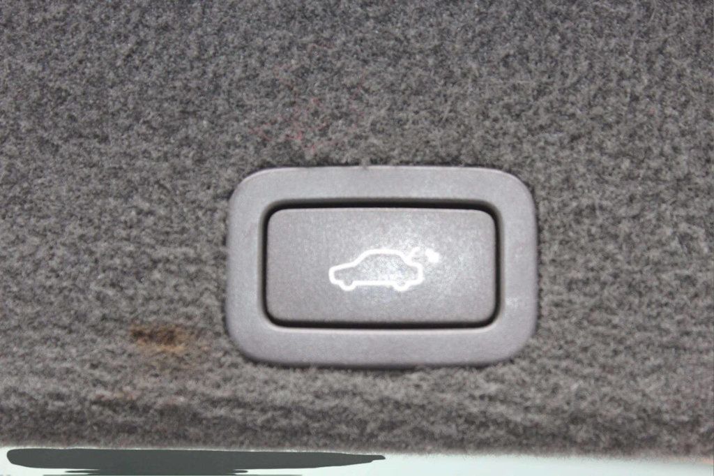 2011 Volvo XC60 T6 AWD 4dr SUV - 22930551 - 15