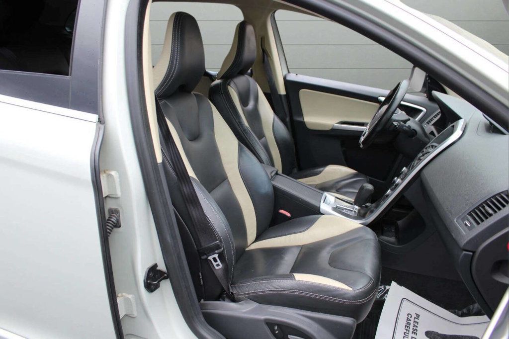 2011 Volvo XC60 T6 AWD 4dr SUV - 22930551 - 19