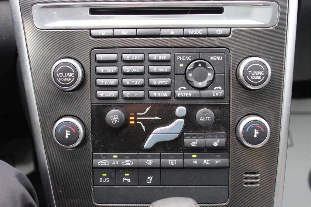 2011 Volvo XC60 T6 AWD 4dr SUV - 22930551 - 23