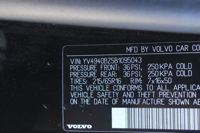 2011 Volvo XC70 3.2 AWD 4dr Wagon - 23016160 - 9