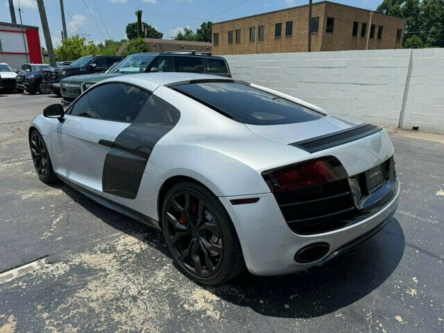 2012 Audi R8 5.2 Coupe photo 2