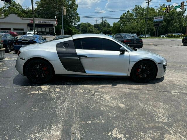 2012 Audi R8 5.2 Coupe photo 4
