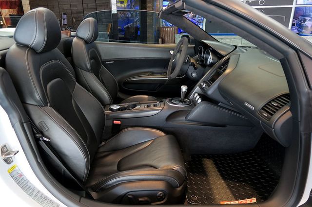 2012 Audi R8 Spyder 2dr Conv Auto quattro Spyder 5.2L GT - 22950014 - 25