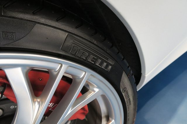 2012 Audi R8 Spyder 2dr Conv Auto quattro Spyder 5.2L GT - 22950014 - 35