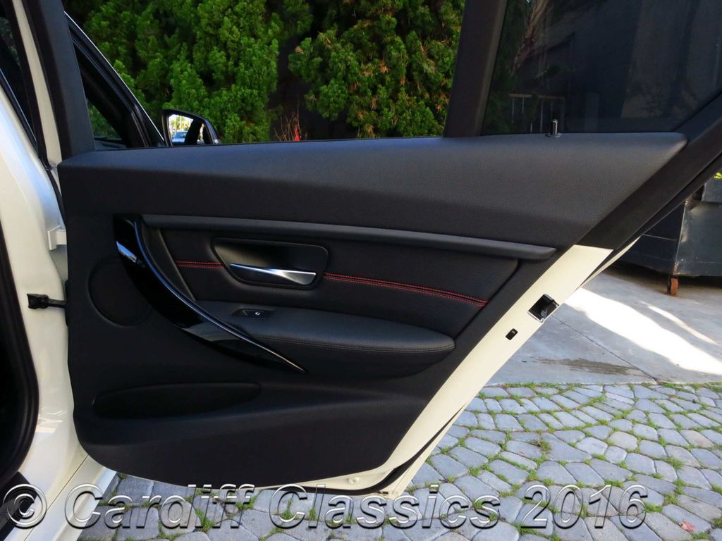 2012 BMW 335i Sedan 2012 BMW 335i Sportline,Tech pk,ParkAsst,New BMW 20" wheels  - 14644056 - 32