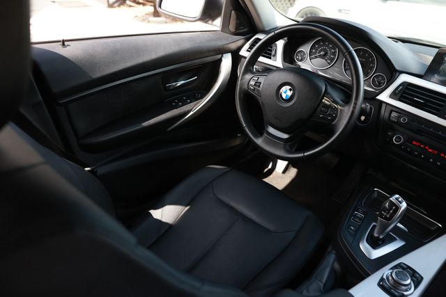 2012 BMW 3 Series 328i - Photo 19