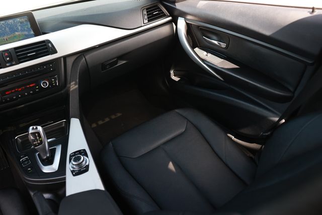 2012 BMW 3 Series 328i - Photo 21