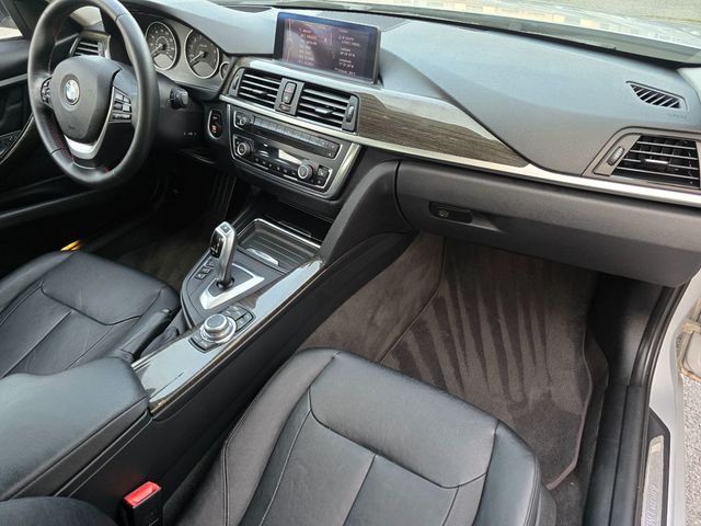 2012 BMW 3 Series 335i - 23045526 - 16