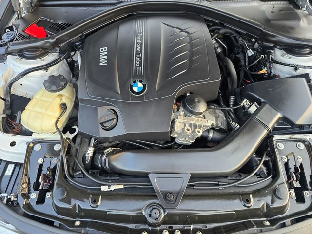 2012 BMW 3 Series 335i - 23045526 - 22