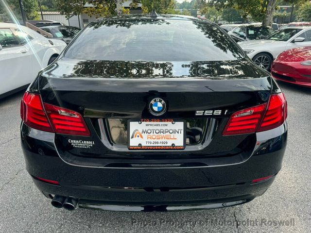 2012 BMW 5 Series 528i - 22534384 - 3